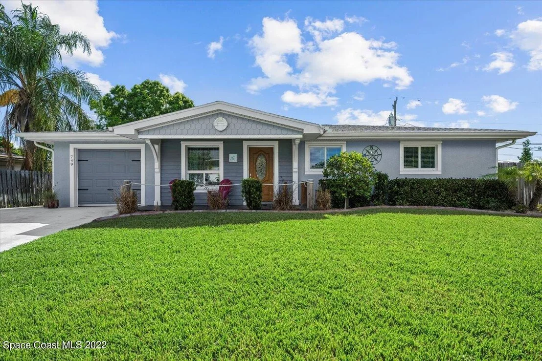 Photo of 749 Badger Drive NE
