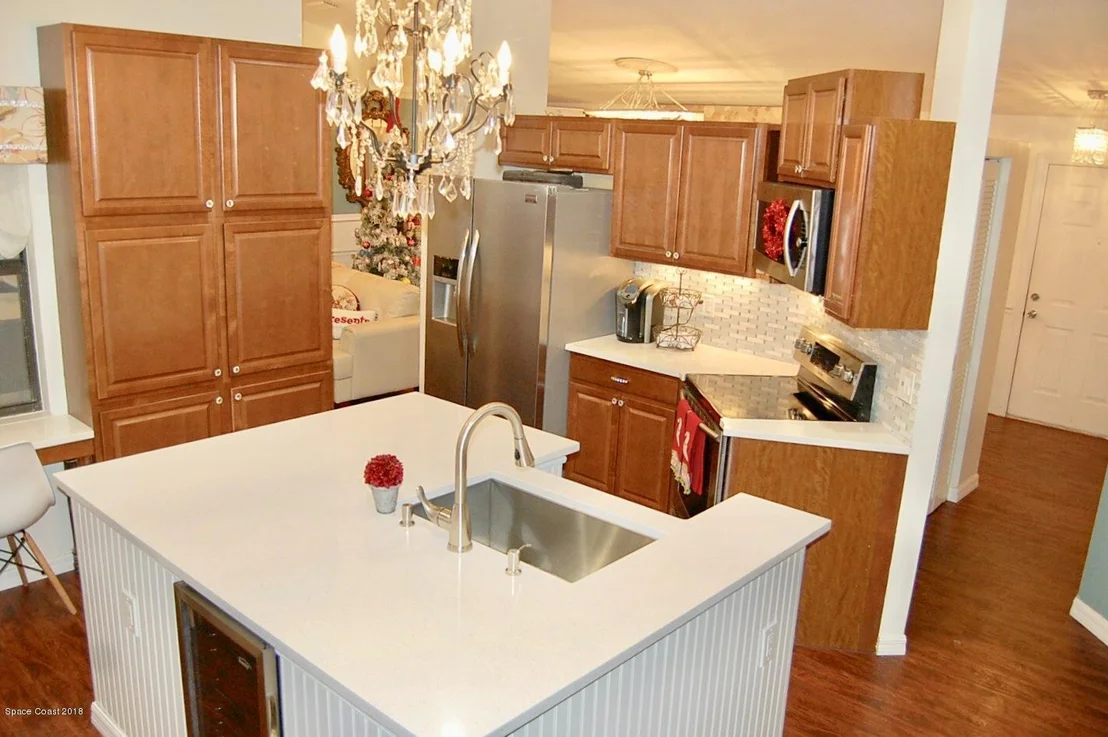 Photo of 1691 Adview Road SE