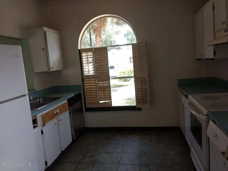 Photo of 6590 Arequipa Road