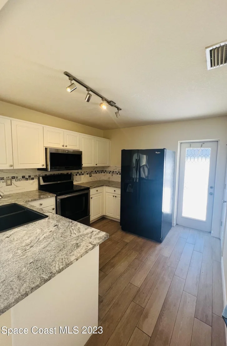 Photo of Unit 101 at 1070 Luminary Circle