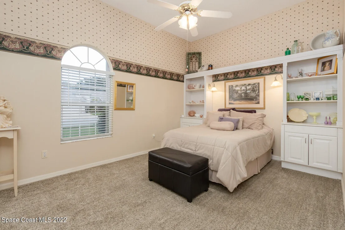 Photo of 925 Whisperoak Drive