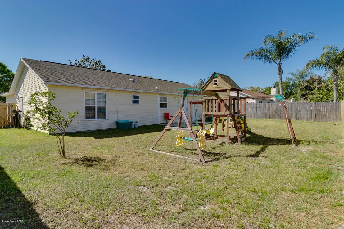 Photo of 866 Pine Wood Avenue