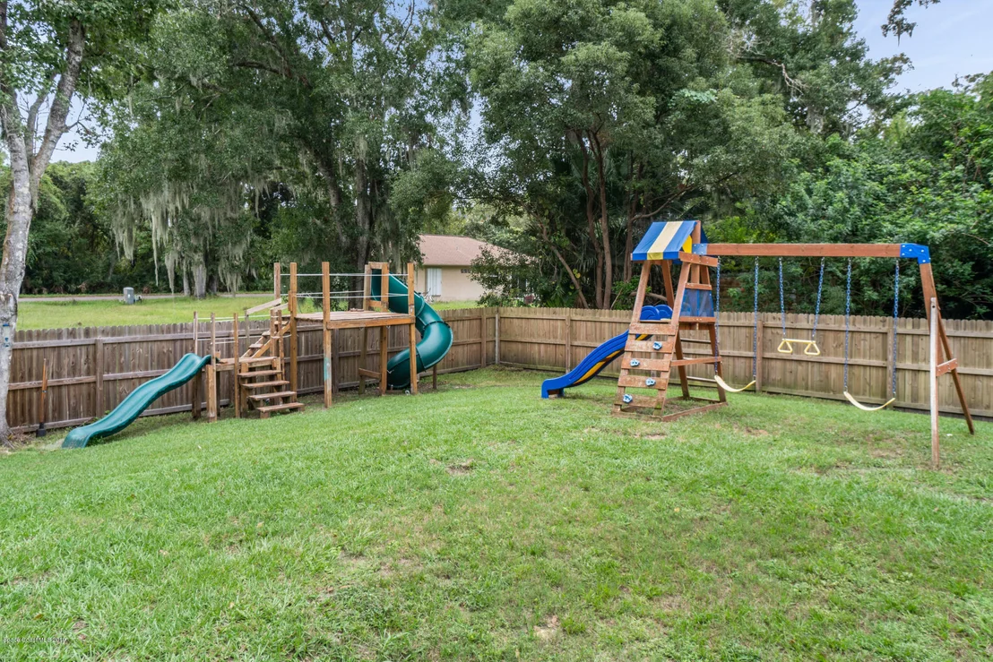 Photo of 5715 Lord Street