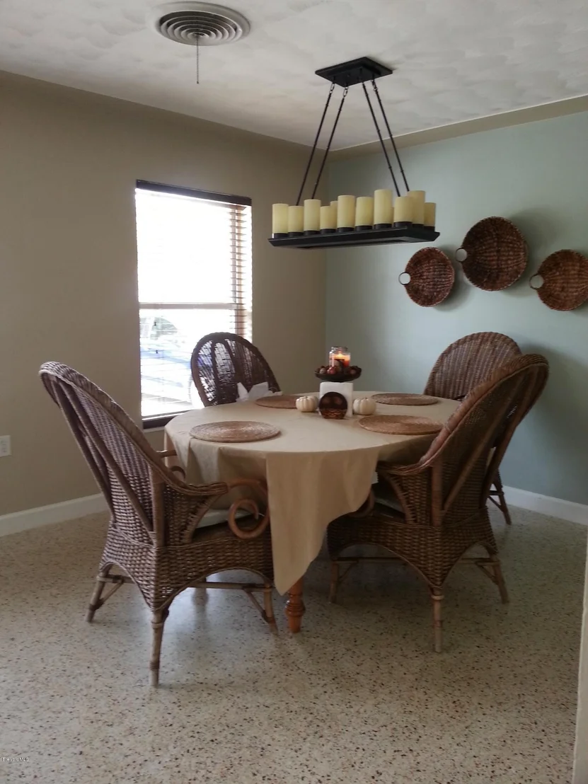 Photo of 667 Everglade Drive