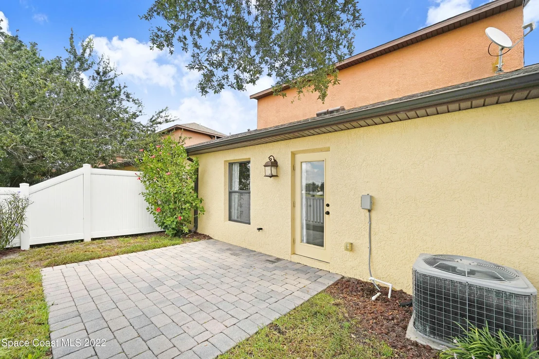 Photo of Unit 103 at 855 Luminary Circle