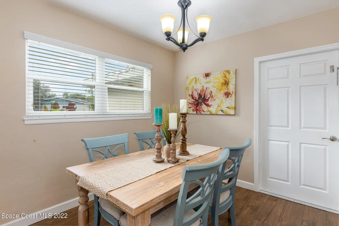 Photo of 831 Glenmore Circle