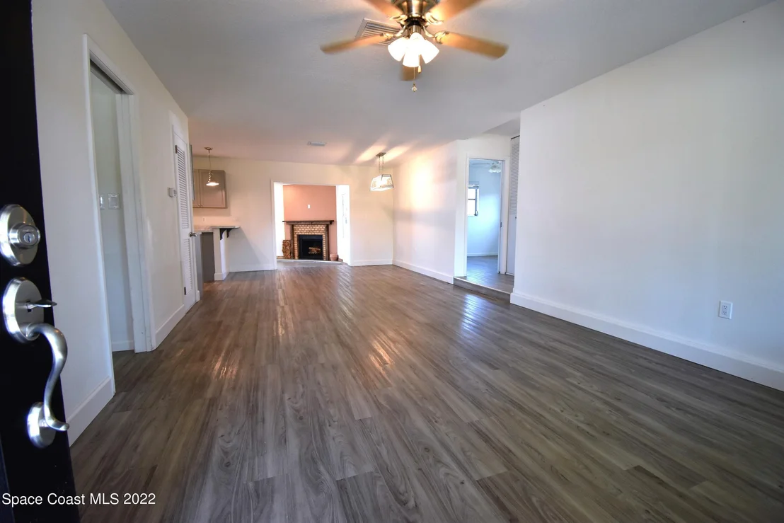 Photo of 847 Mohawk Avenue