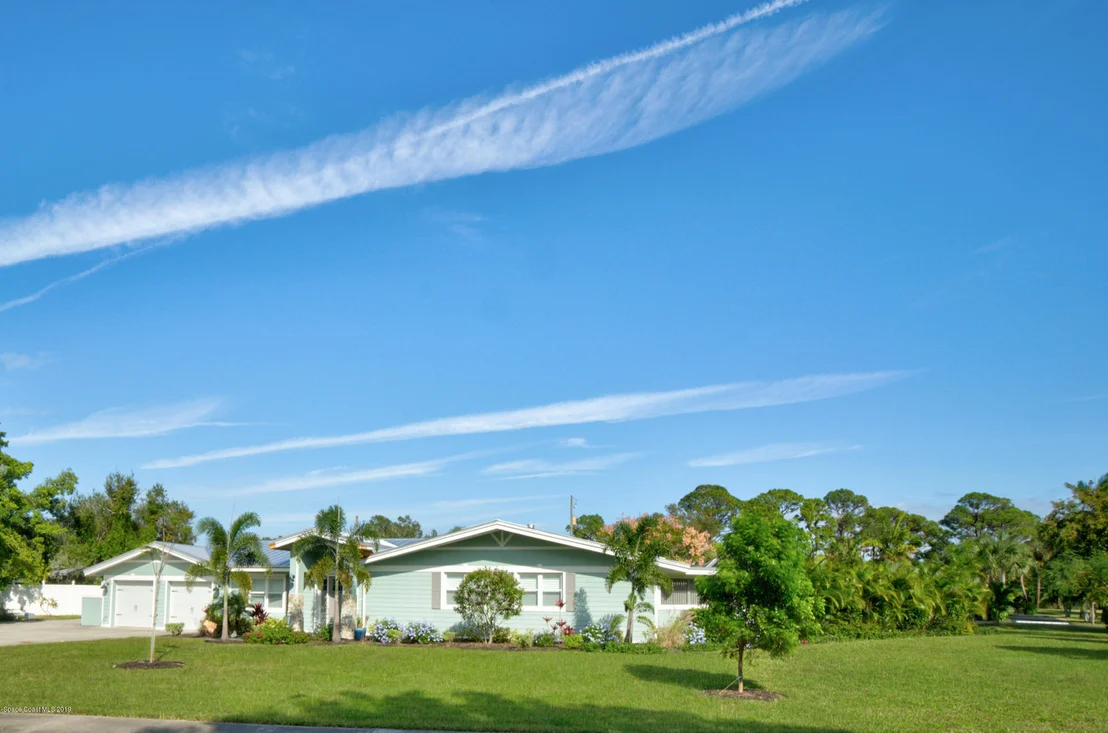 Photo of 905 Magnolia Drive