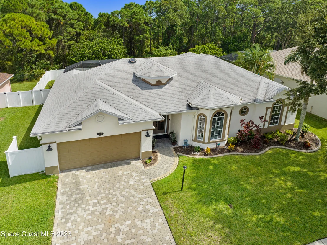 Photo of 242 Pebble Hill Way