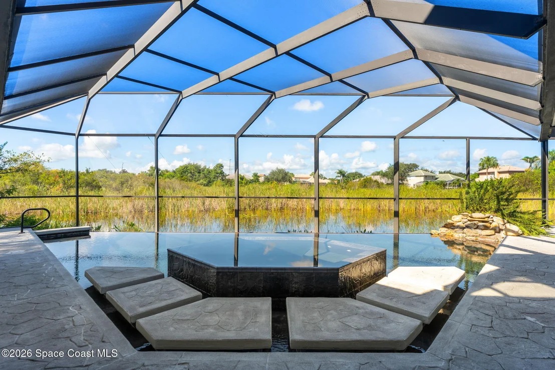 Photo of 804 Chatsworth Drive