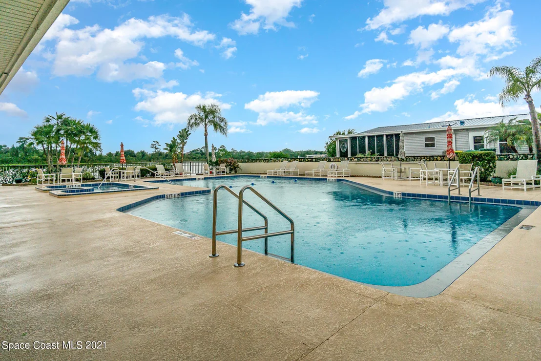 Photo of 387 Horseshoe Bend Circle