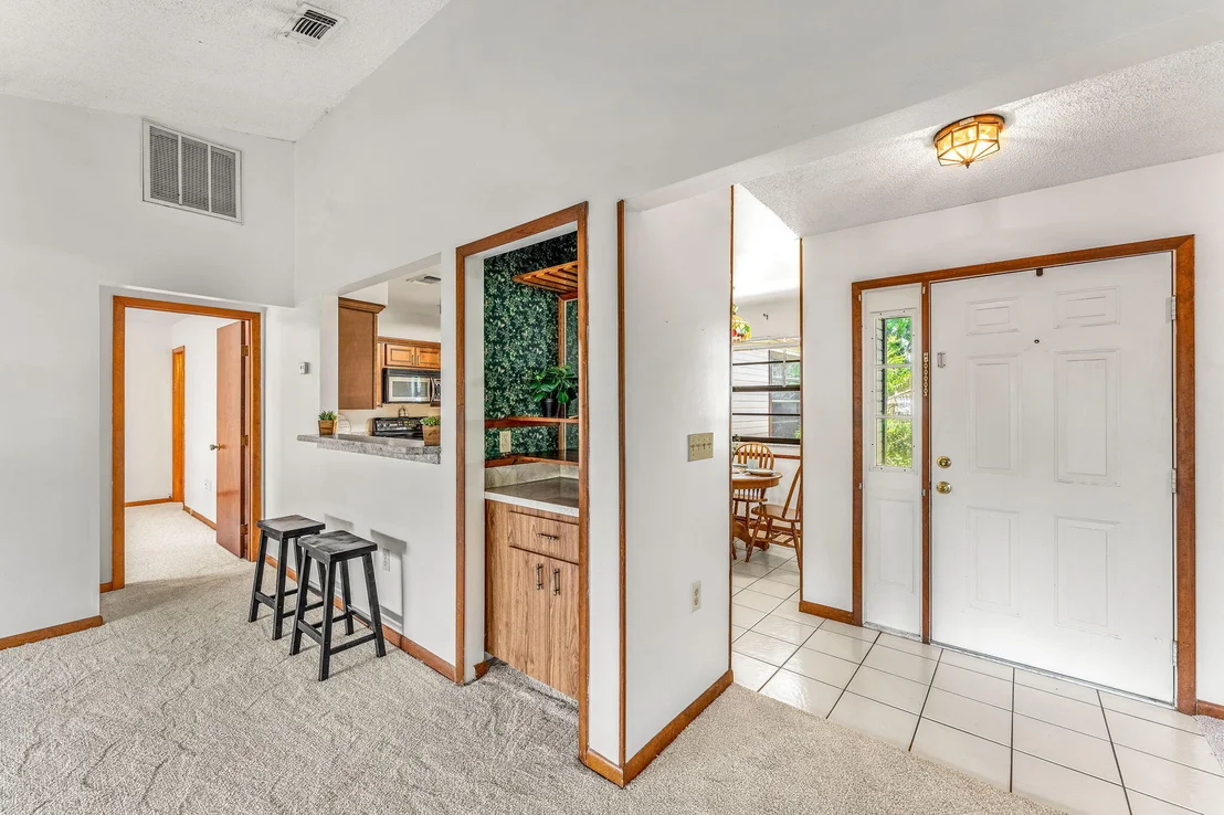 Photo of 877 Yellow Pine Avenue