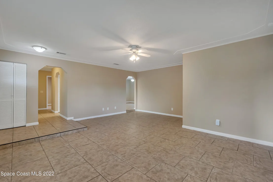 Photo of 511 Avignon Drive