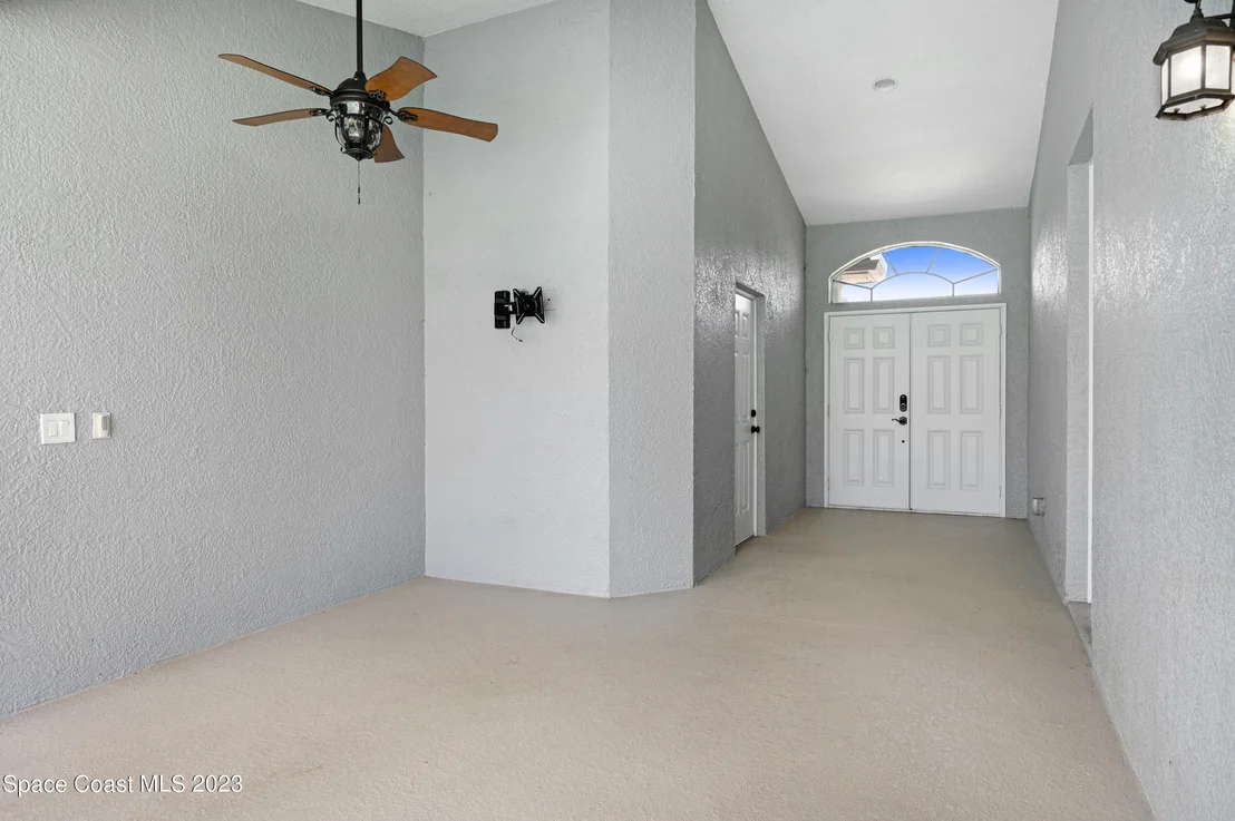 Photo of 1421 Whitman Drive