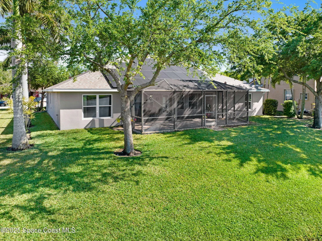 Photo of 2074 Botanica Circle