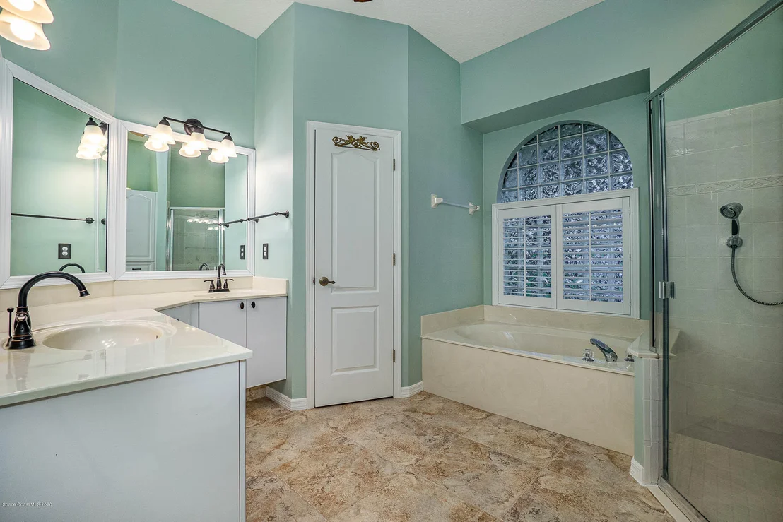 Photo of 925 Wildwood Drive