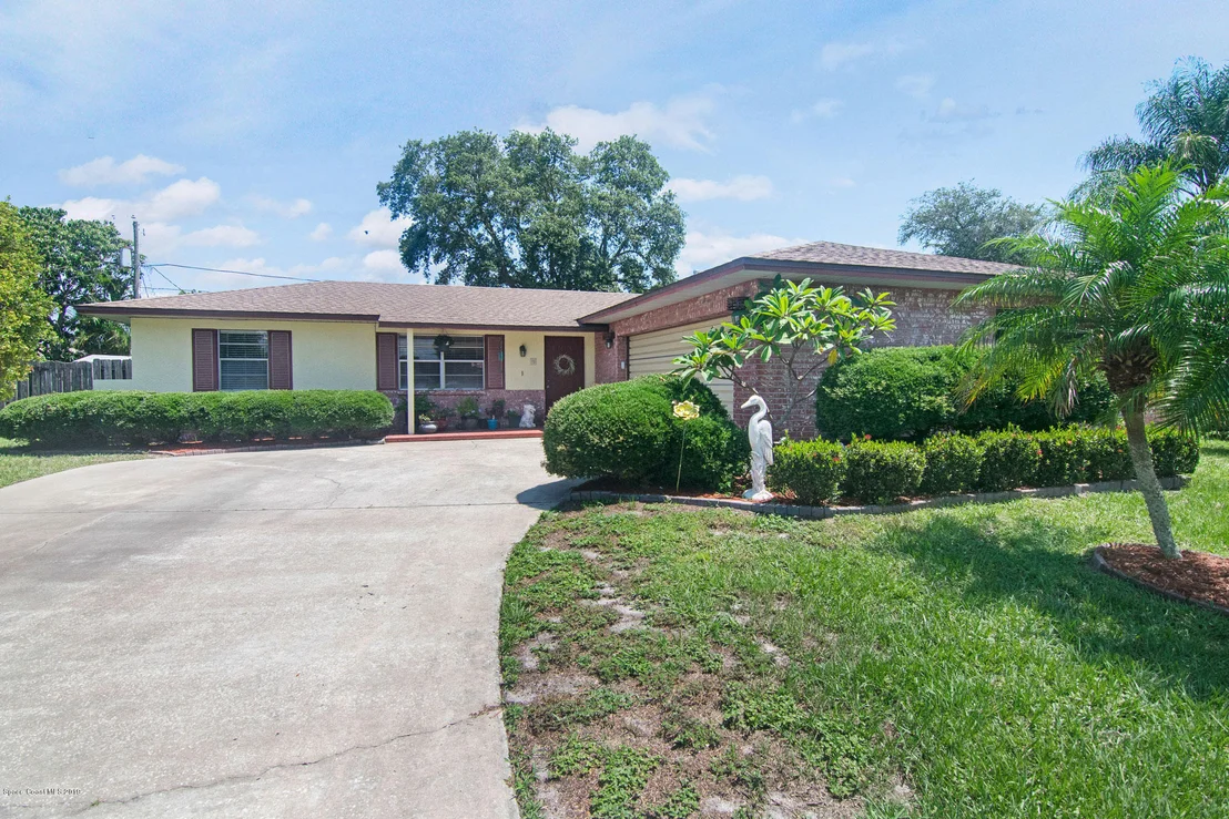 Photo of 1546 Spruce Road