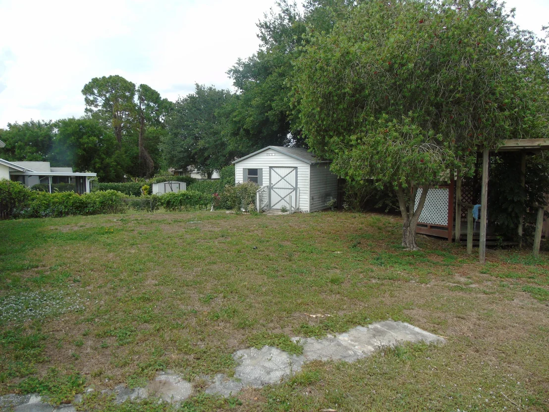 Photo of 6313 Leonard Avenue
