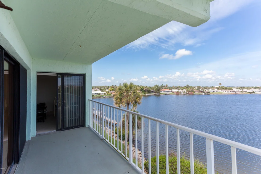 Photo of Unit 2405 at 1750 Commodore Boulevard