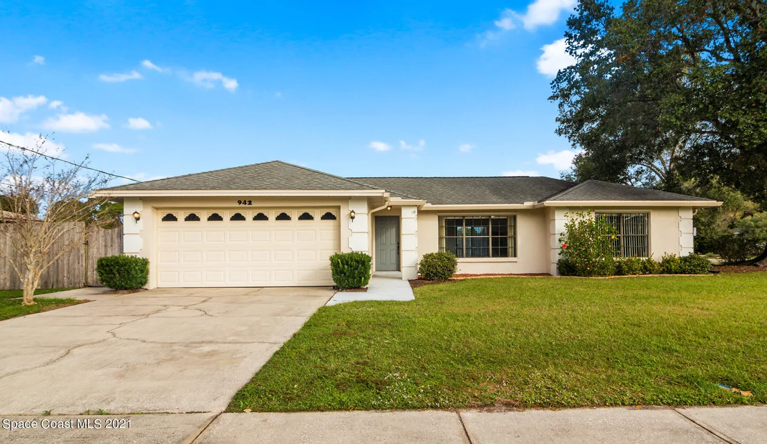 Photo of 942 Pineland Drive