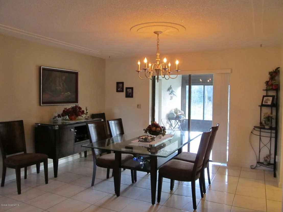 Photo of 1506 Meadowbrook Road NE