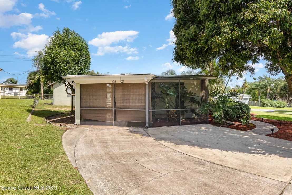 Photo of 108 S Indian Circle