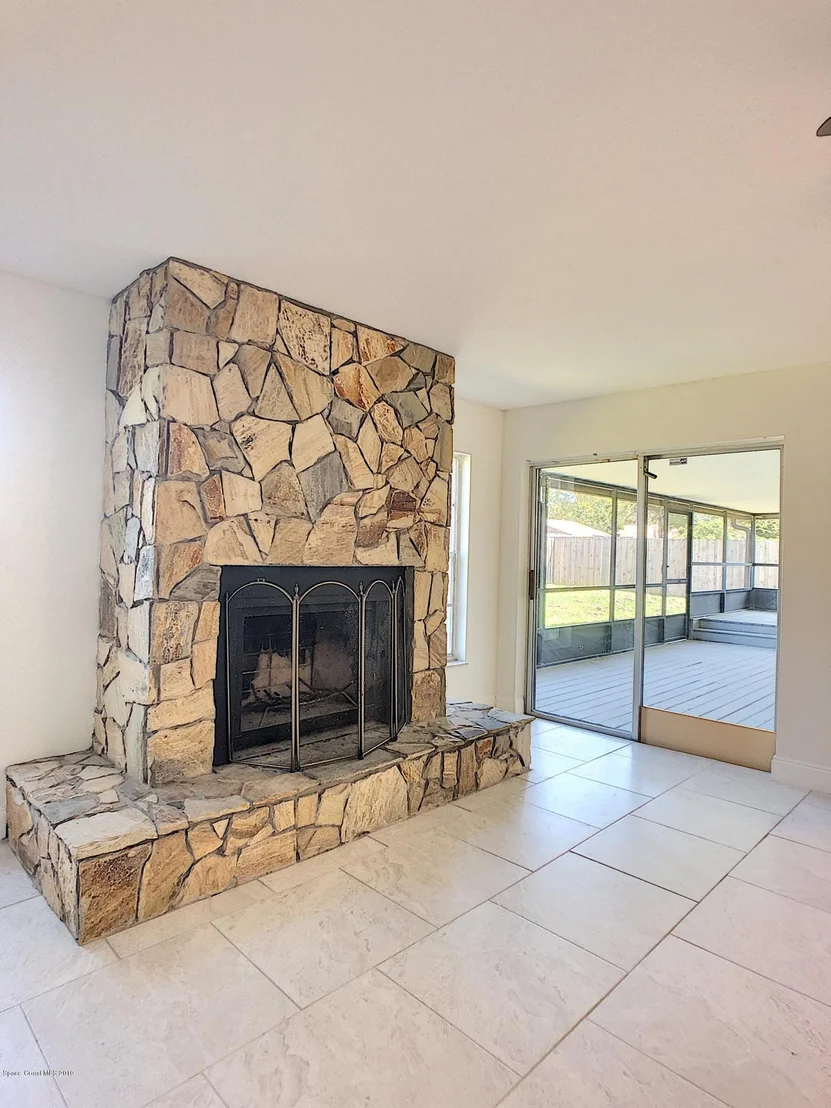 Photo of 3045 Ontario Circle W