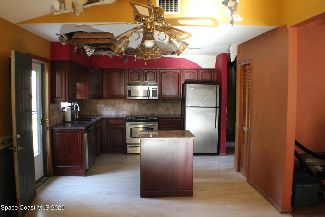 Photo of 150 Oakledge Drive