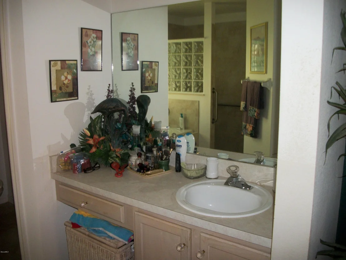 Photo of 875 Shoshone Lane
