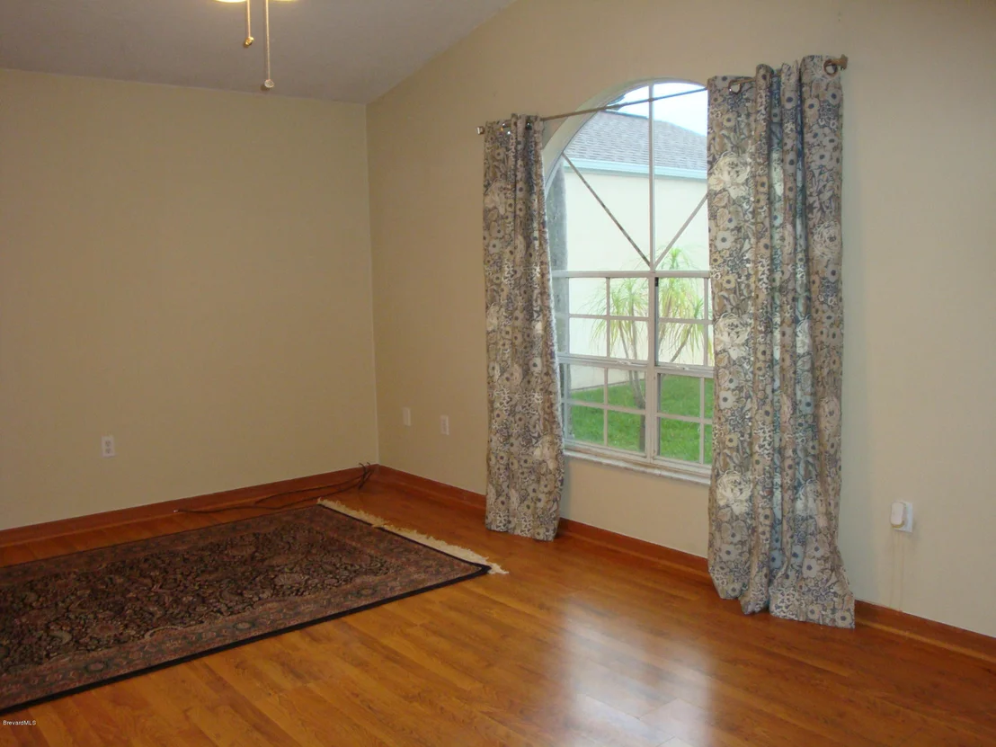 Photo of 982 S Fork Circle