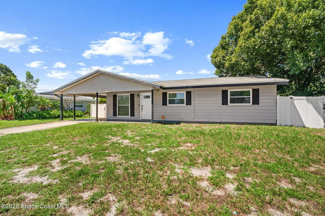 Photo of 790 Bianca Drive NE