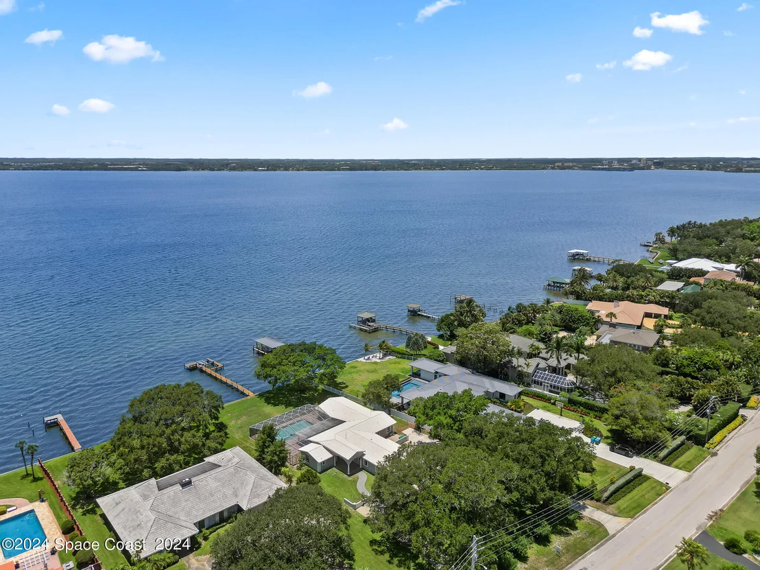 Photo of 206 Riverside Drive