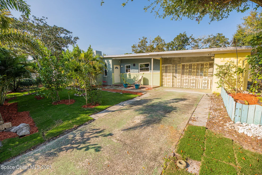 Photo of 1050 Myrtle Lane
