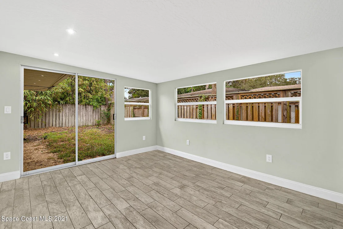 Photo of 555 Bahama Drive