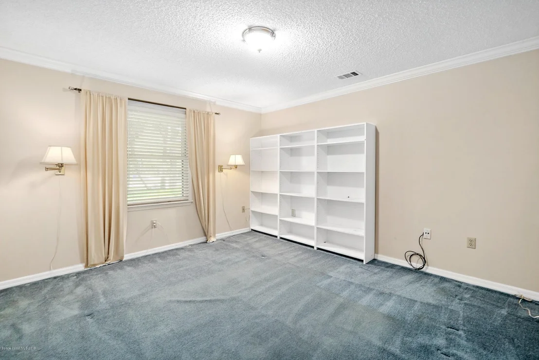 Photo of 1808 Live Oak Drive N