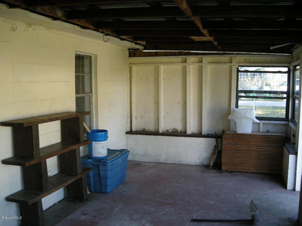 Photo of 323 Iris Street