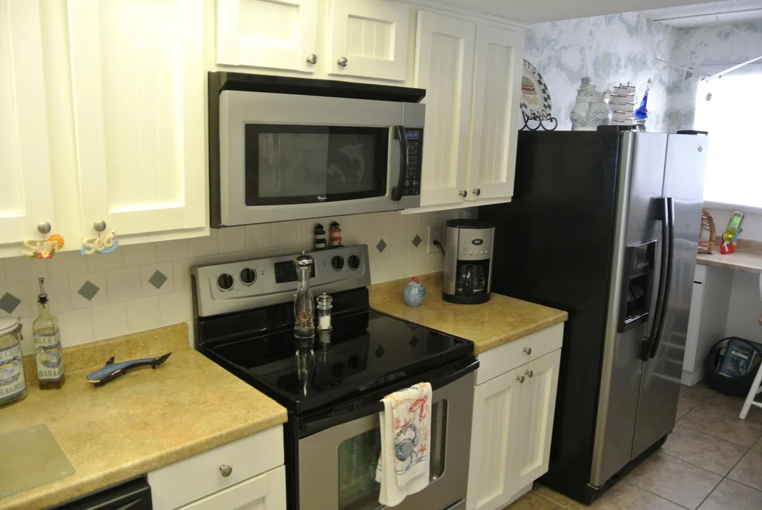 Photo of Unit 502 at 3901 Dixie Highway