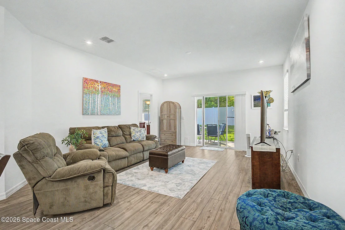 Photo of 703 Rockaway Lane