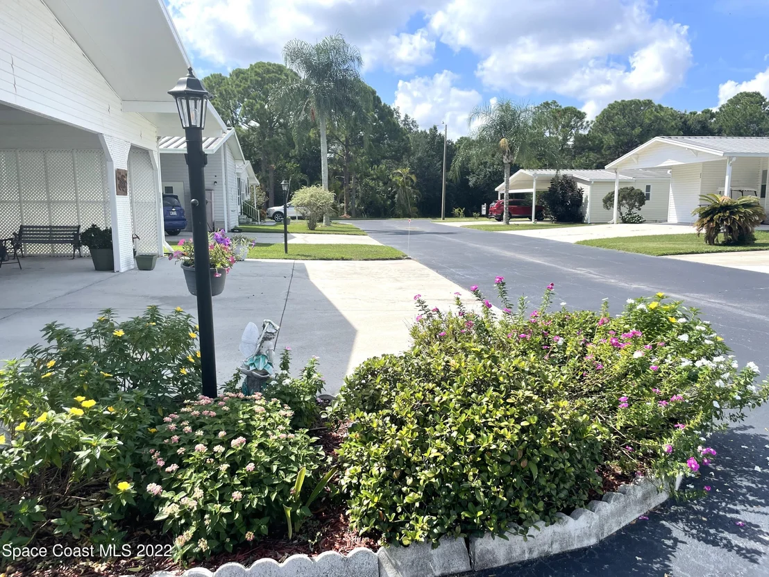 Photo of 303 Buttonwood Court