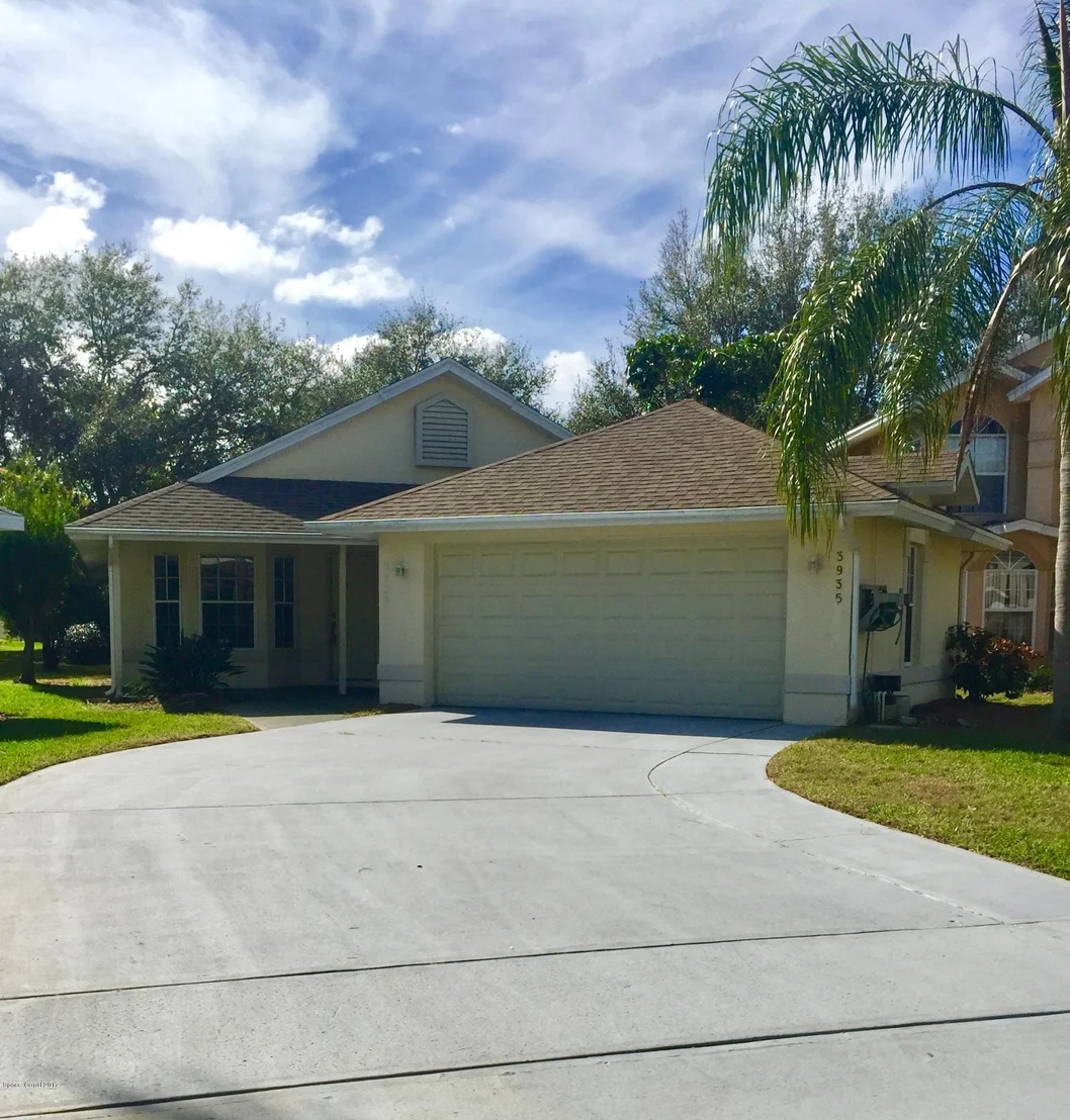 Photo of 3935 Saint Armens Circle