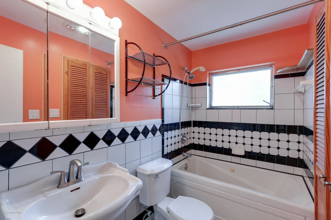 Photo of 443 Atlantis Drive