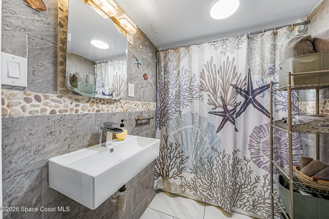 Photo of 329 Pineda Street