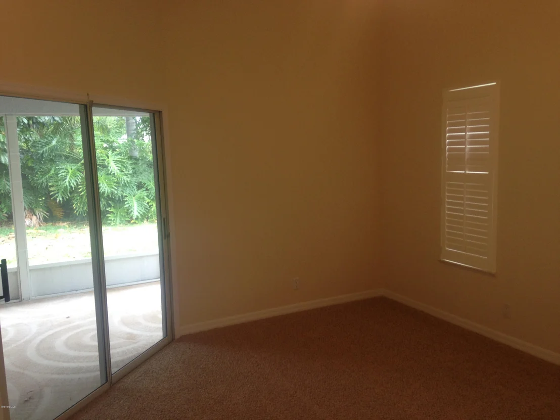 Photo of 977 Somerset Lane