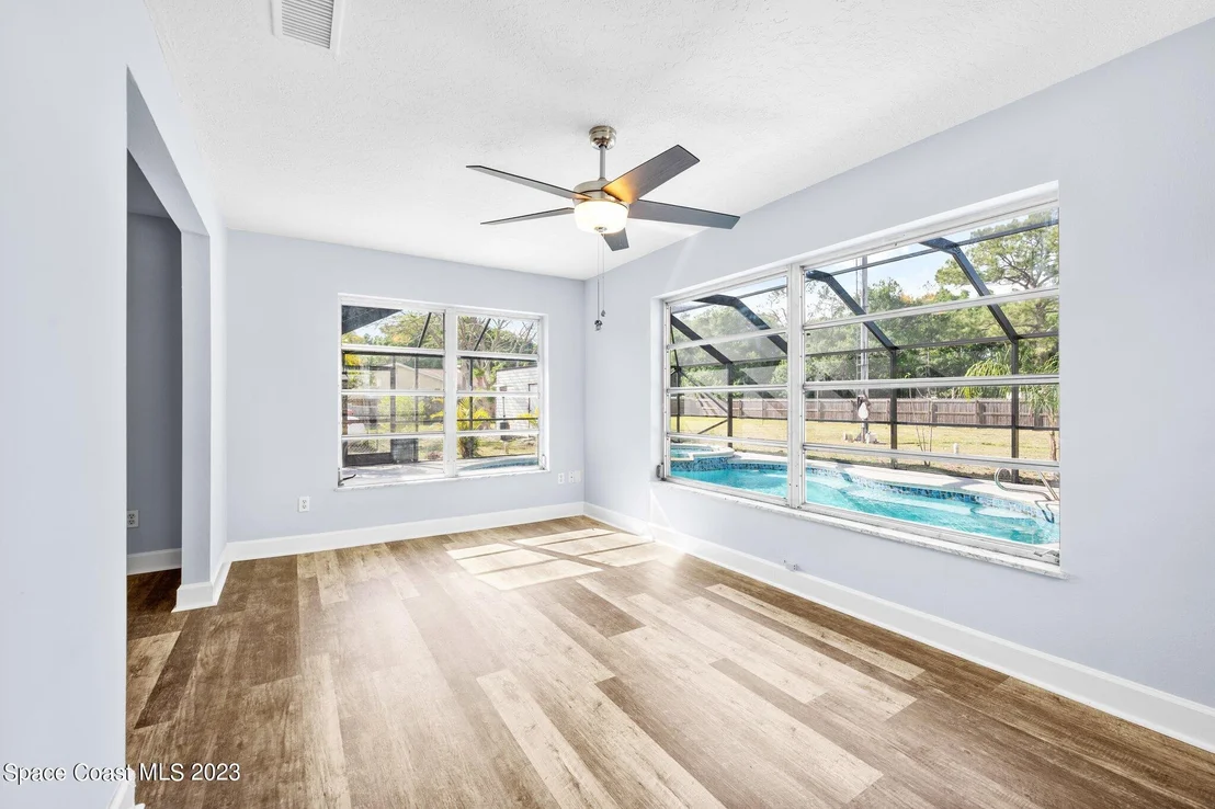 Photo of 3030 Hield Road