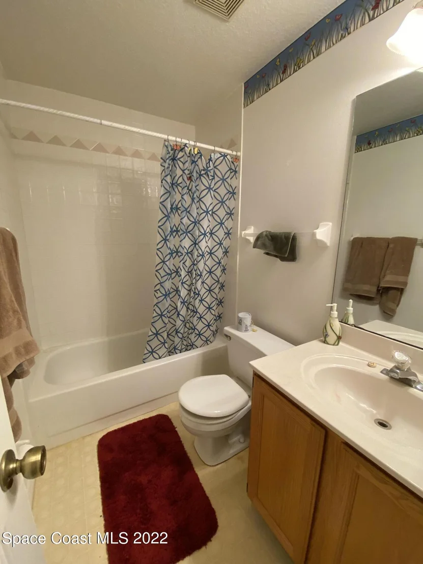 Photo of 708 White Pine Avenue