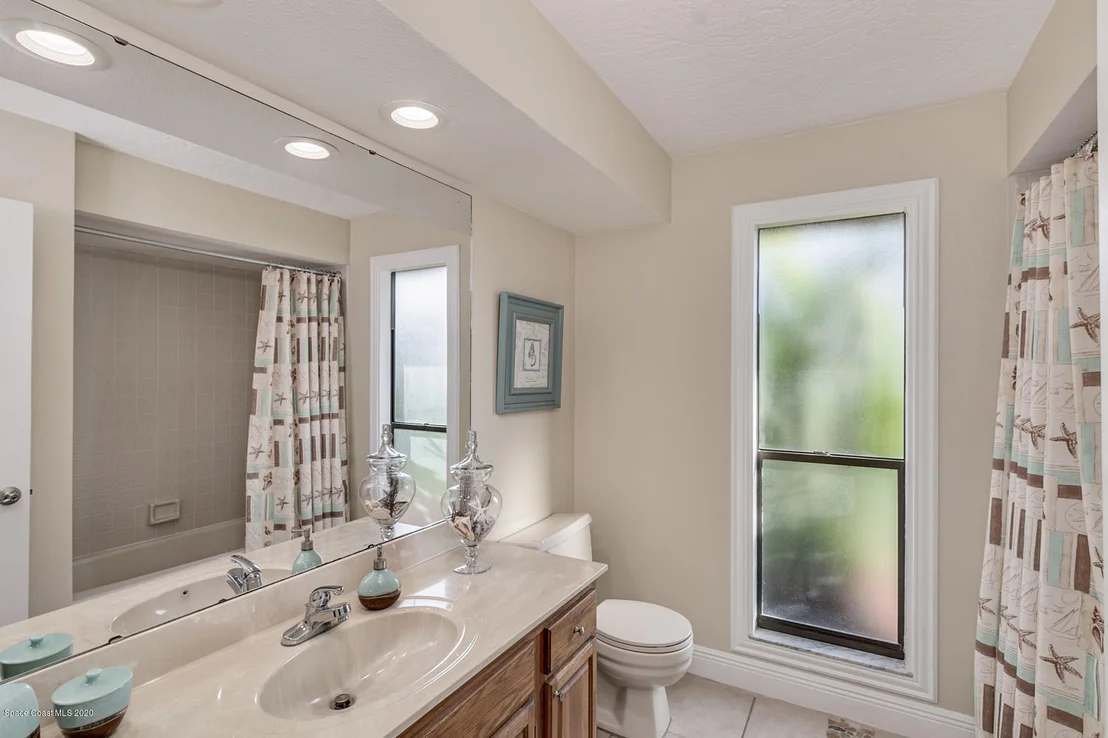 Photo of 552 Rio Casa Drive N