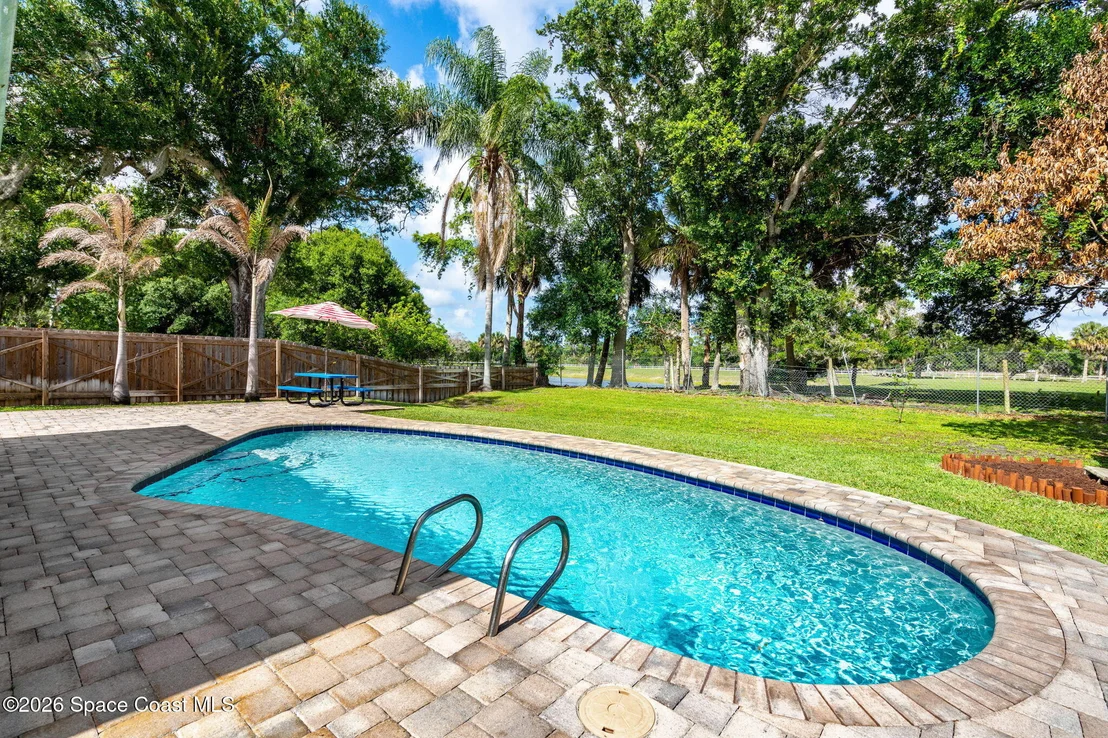 Photo of 368 Stephenson Drive