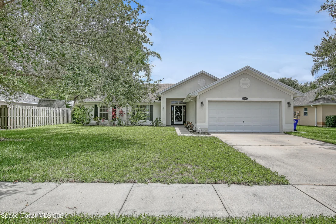 Photo of 1004 Kingfisher Way