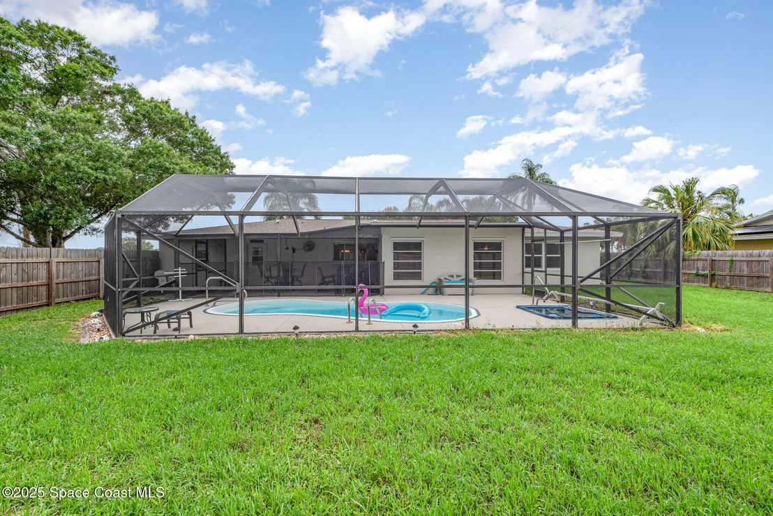 Photo of 957 Waialae Circle NE