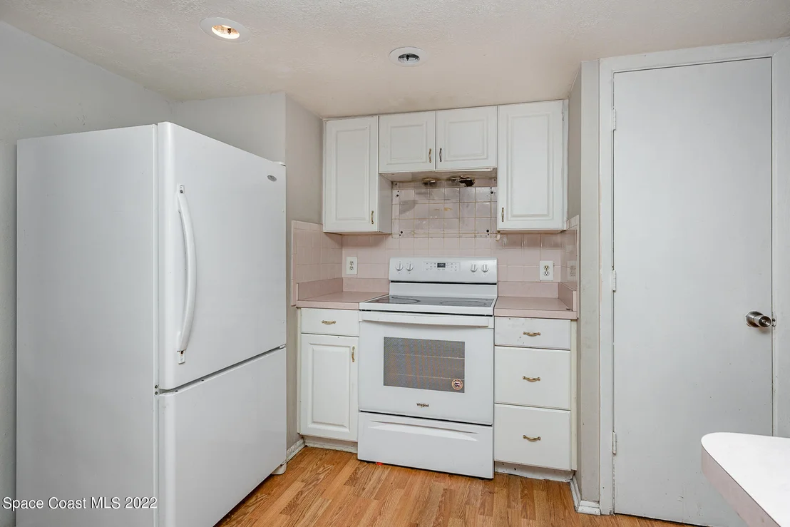 Photo of 960 Hooper Avenue NE